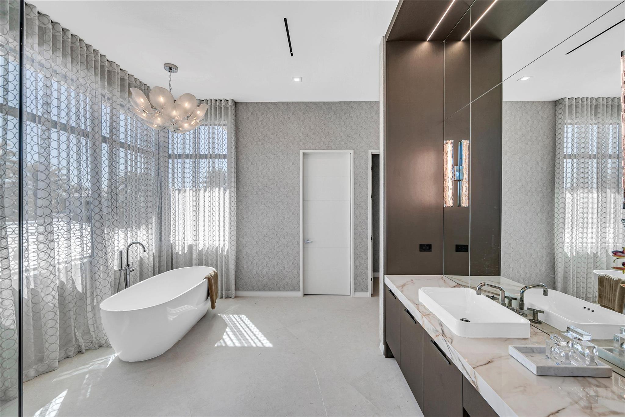 51 Isla Bahia Dr Fort Lauderdale, FL 33316