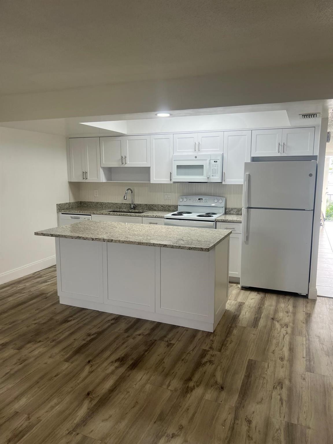 2801 NE 51st St #15 Fort Lauderdale, FL 33308