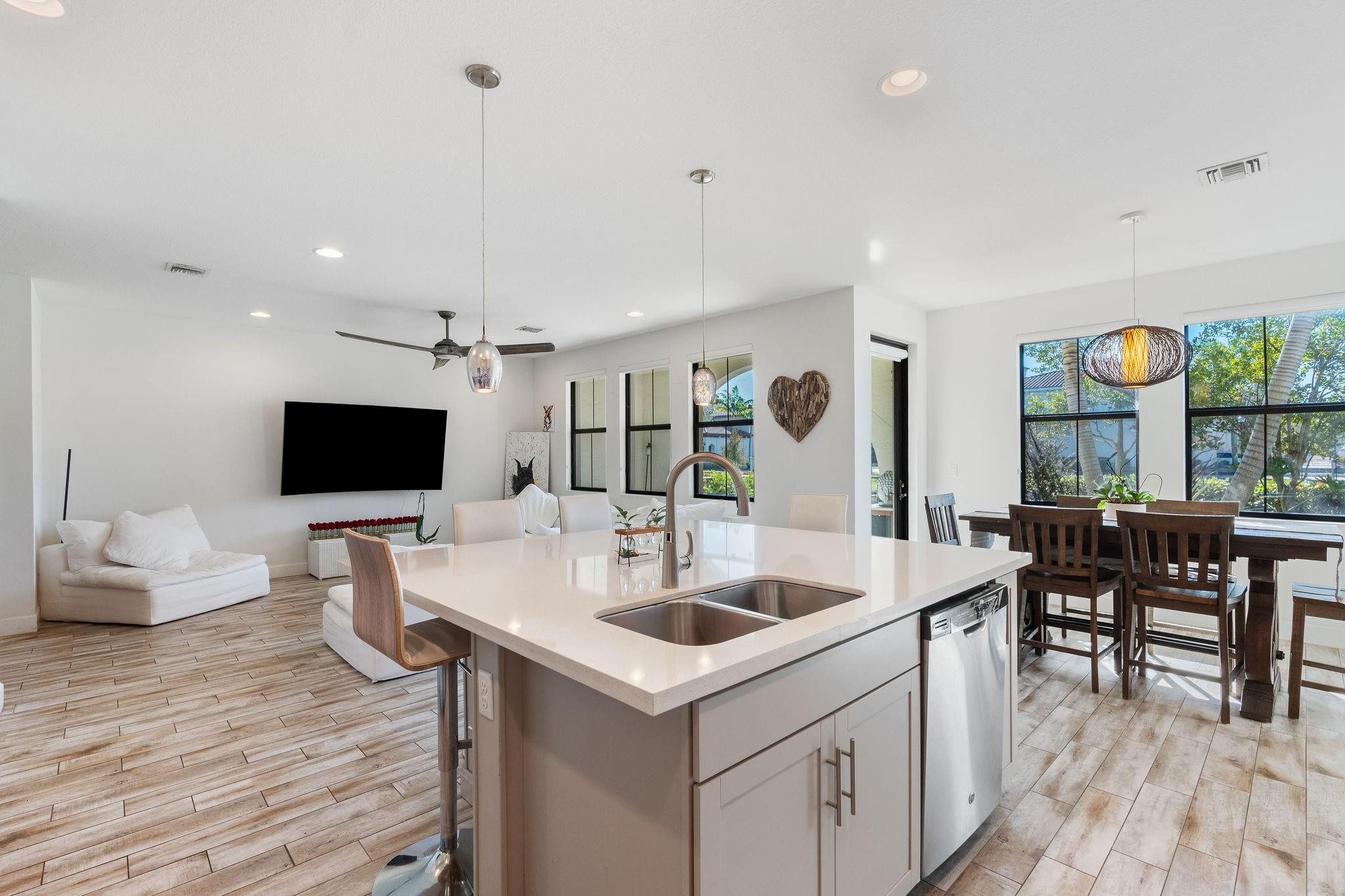 12512 NW 32th #3 Sunrise, FL 33323