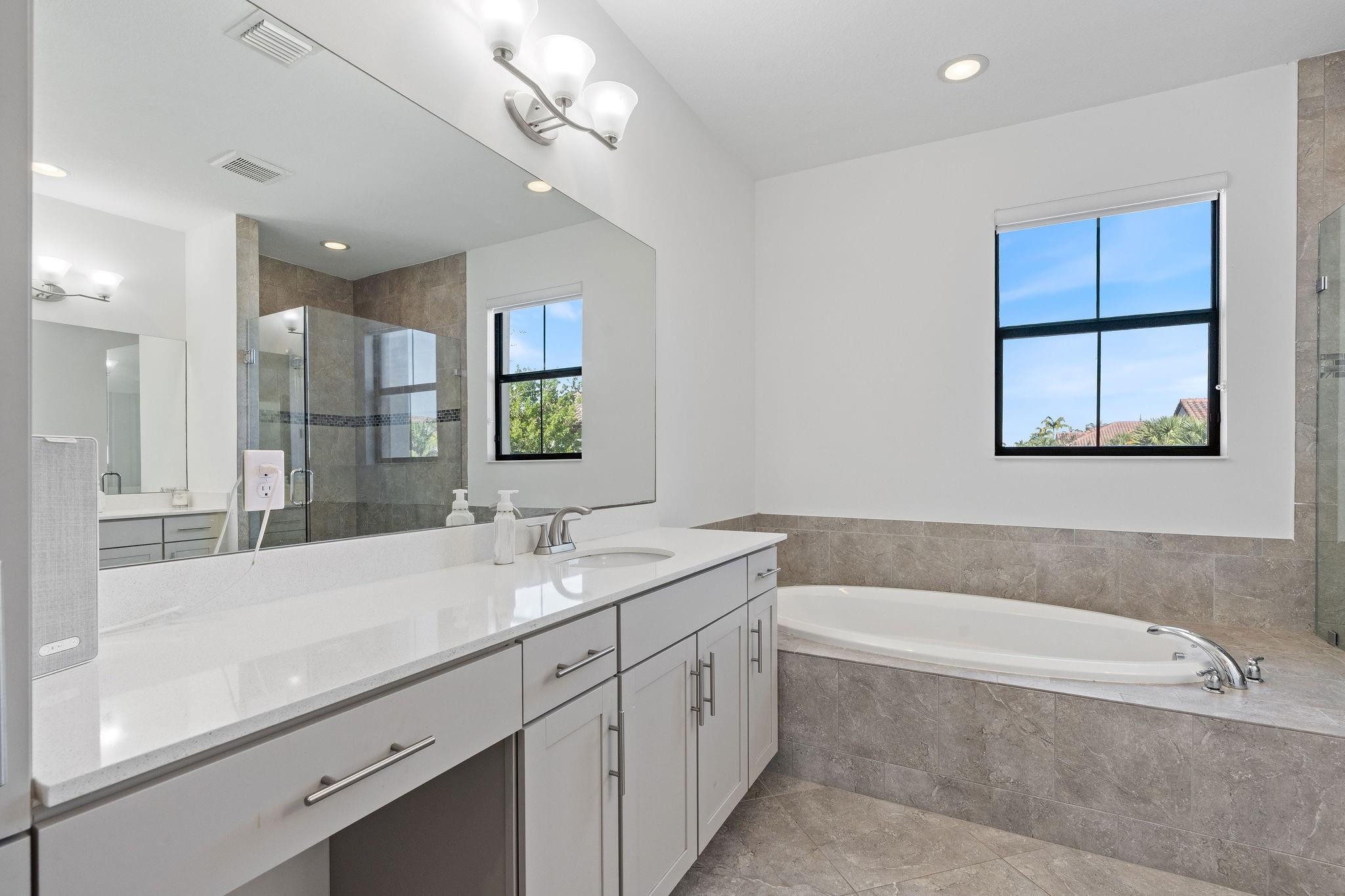 12512 NW 32th #3 Sunrise, FL 33323