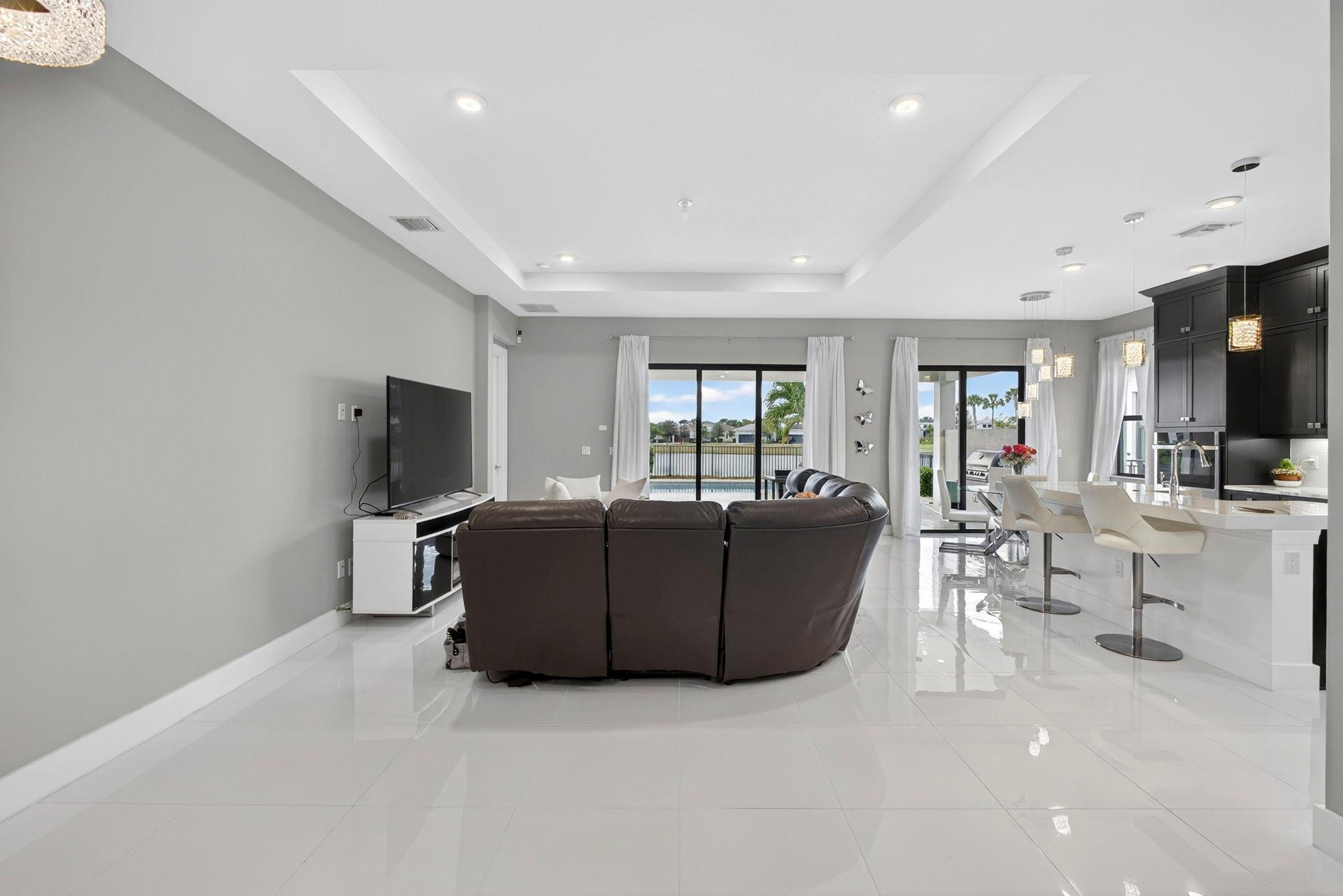 15798 Cresswind Loxahatchee, FL 33470