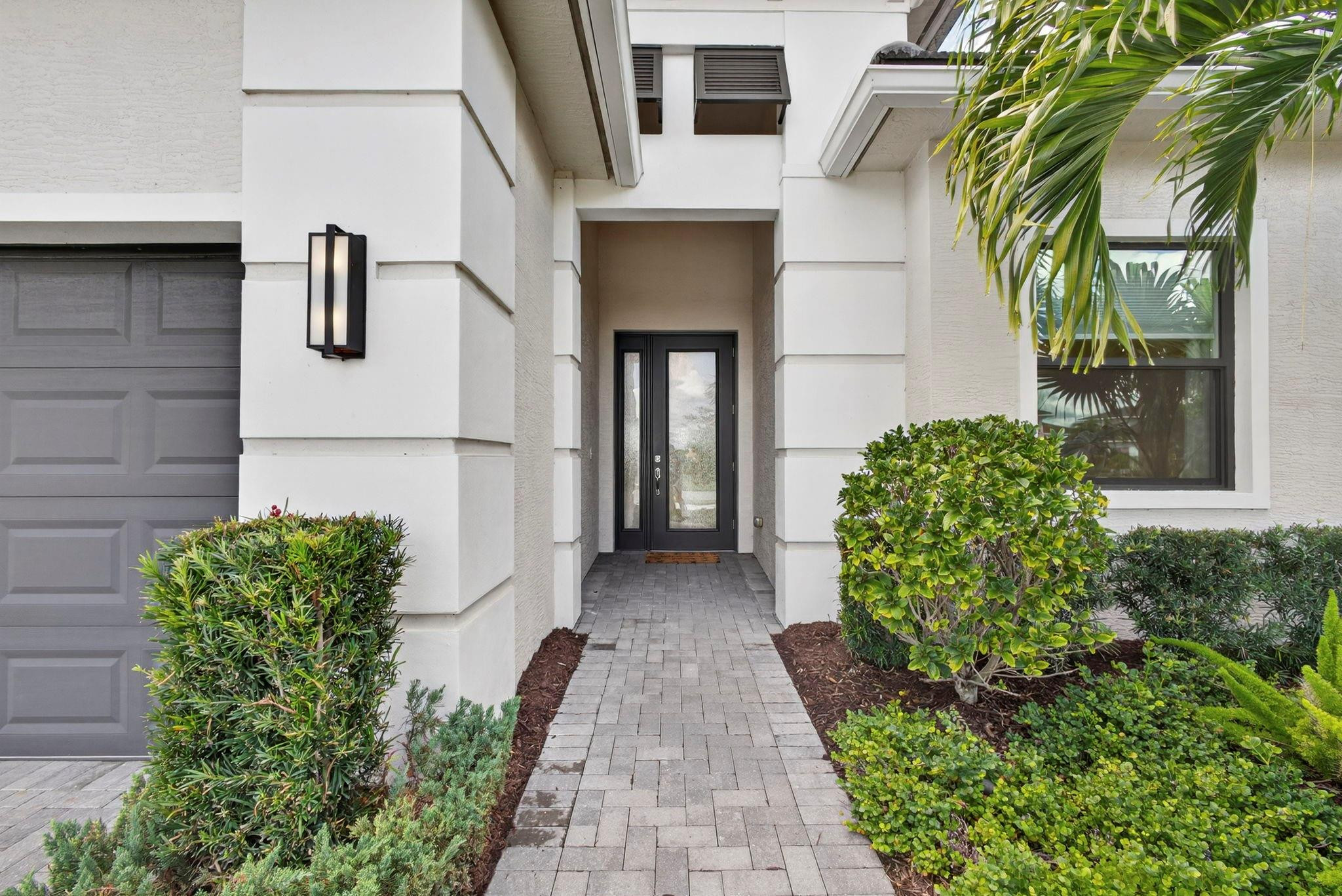 15798 Cresswind Loxahatchee, FL 33470