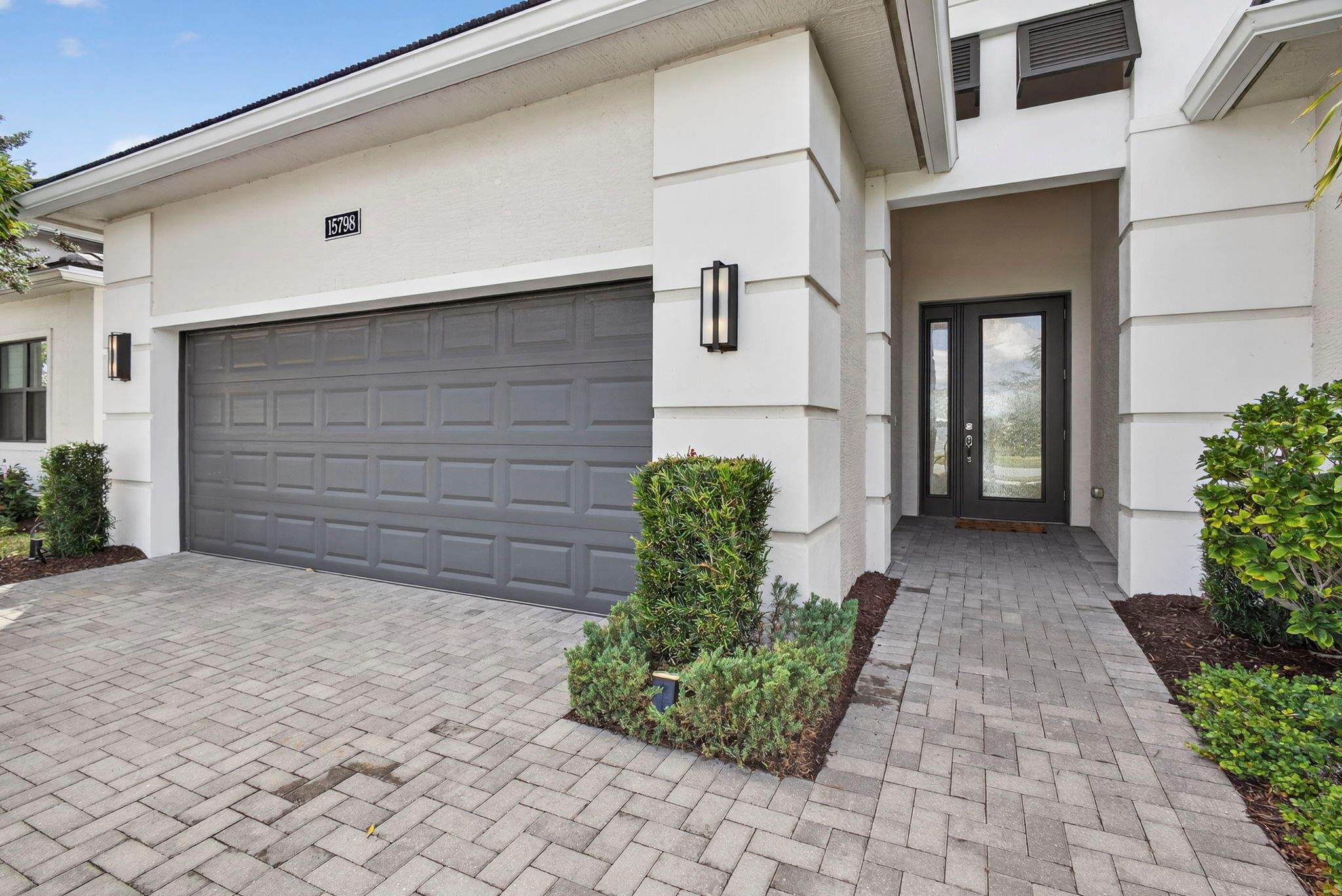 15798 Cresswind Loxahatchee, FL 33470