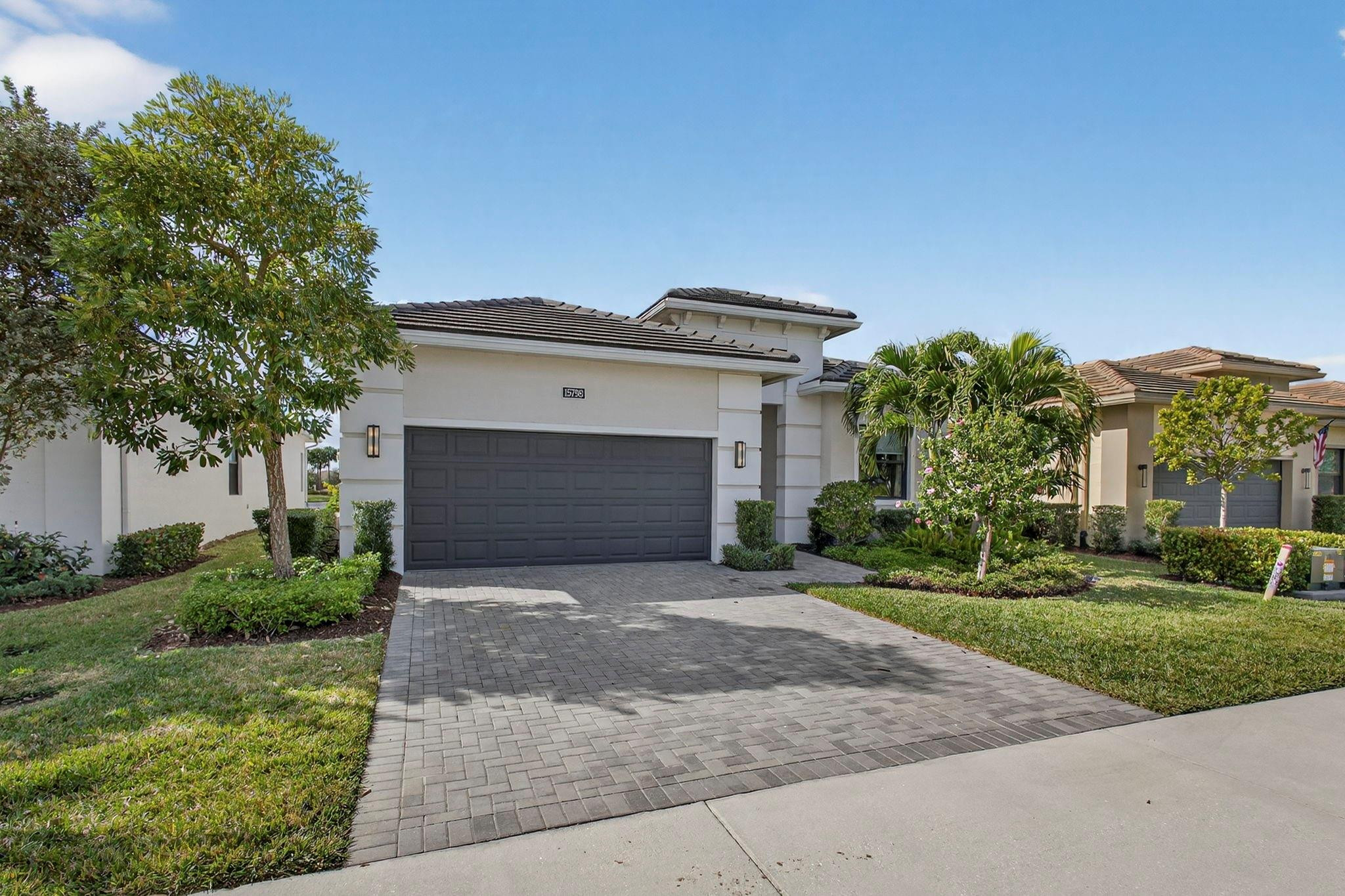 15798 Cresswind Loxahatchee, FL 33470