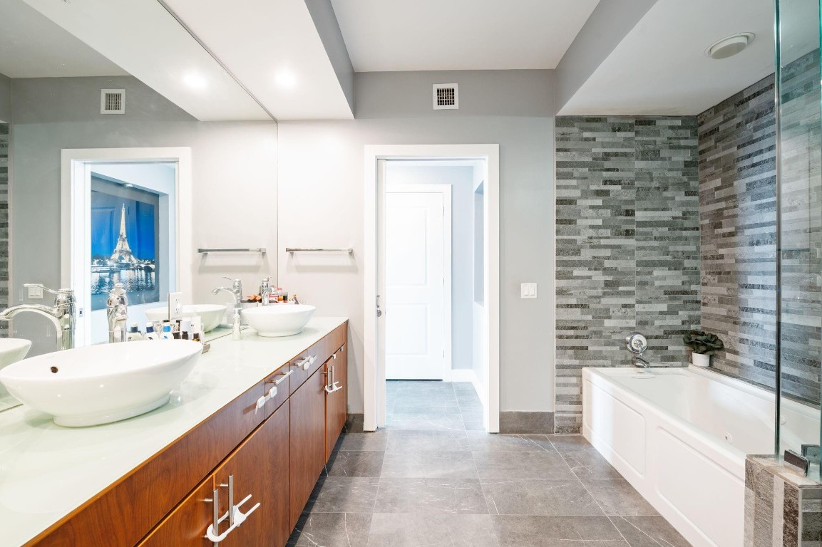 315 NE 3rd #1907 Fort Lauderdale, FL 33301