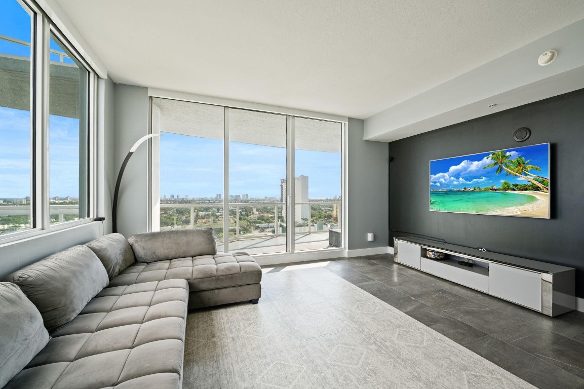 315 NE 3rd #1907 Fort Lauderdale, FL 33301