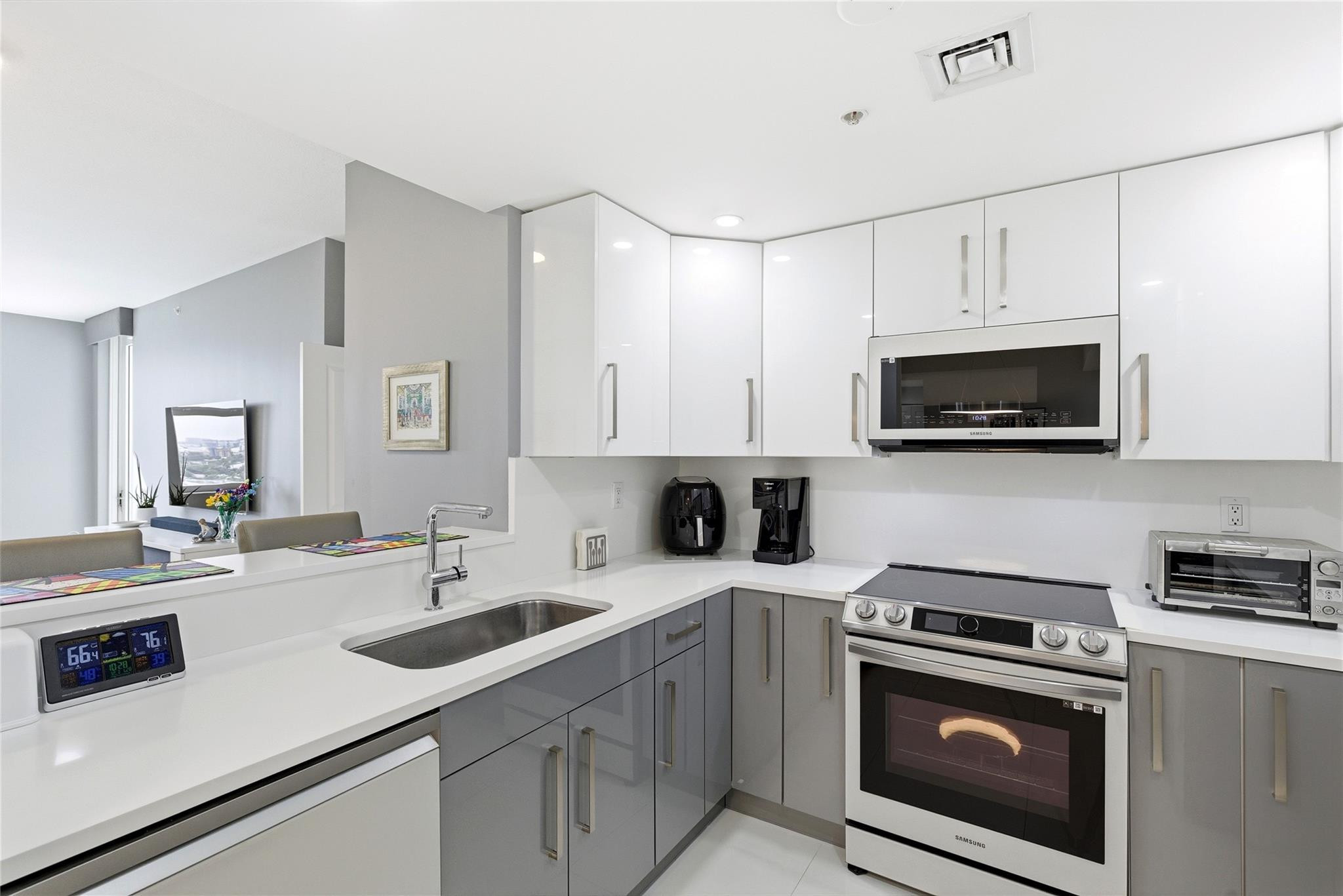 511 SE 5th #1811 Fort Lauderdale, FL 33301