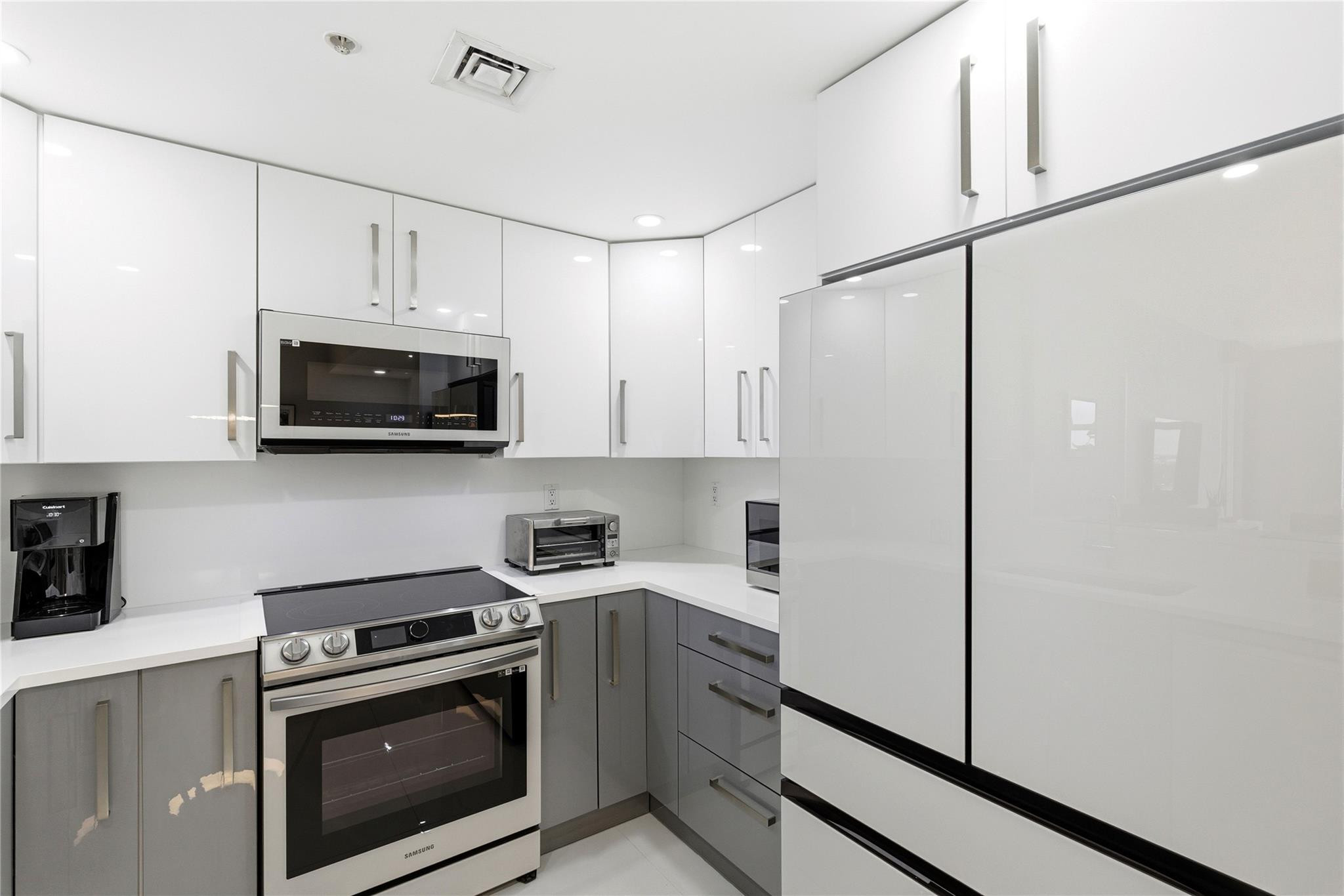 511 SE 5th #1811 Fort Lauderdale, FL 33301