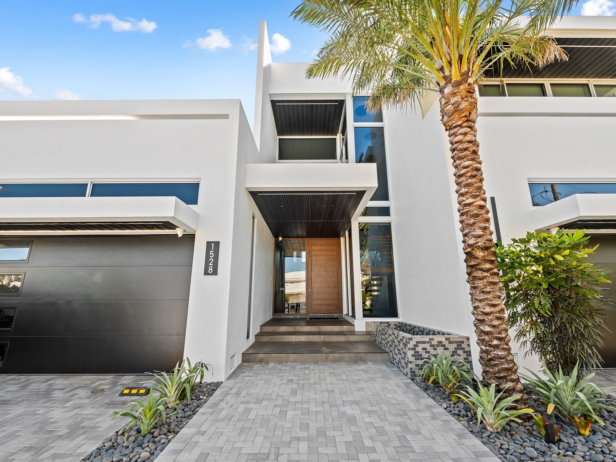 1528 SE 11th Fort Lauderdale, FL 33316