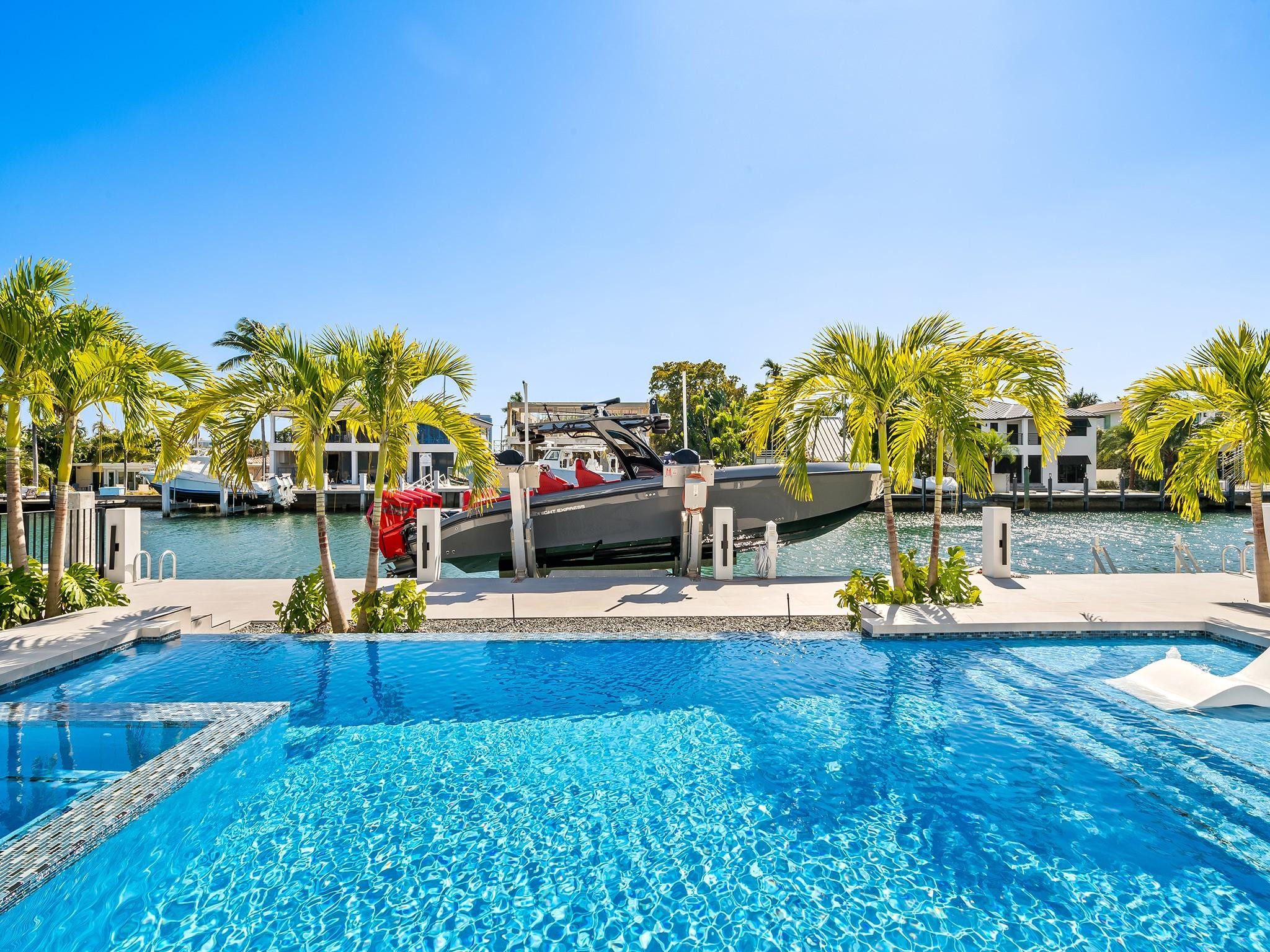 1528 SE 11th Fort Lauderdale, FL 33316