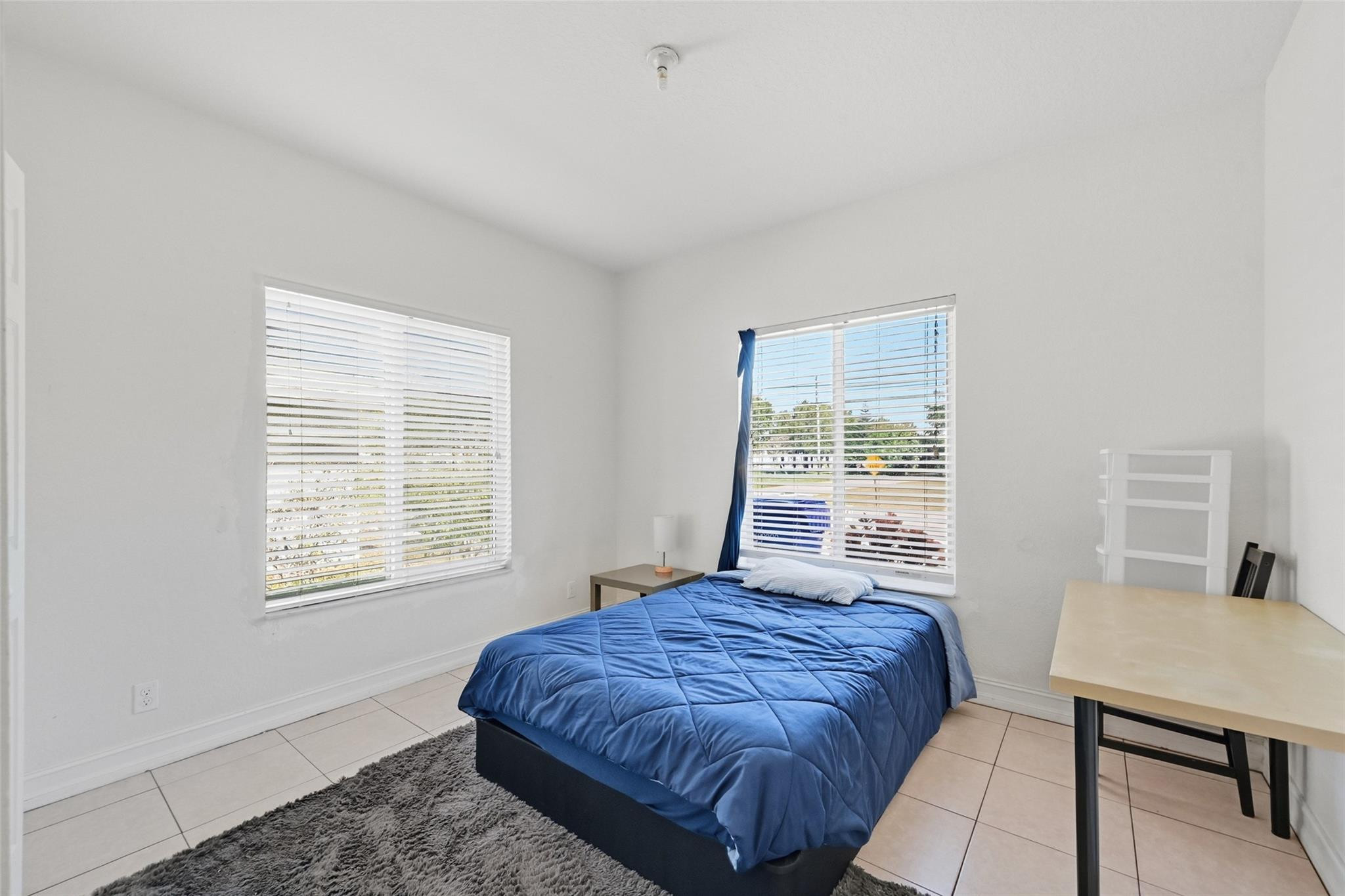 911 NE 12th Pompano Beach, FL 33060