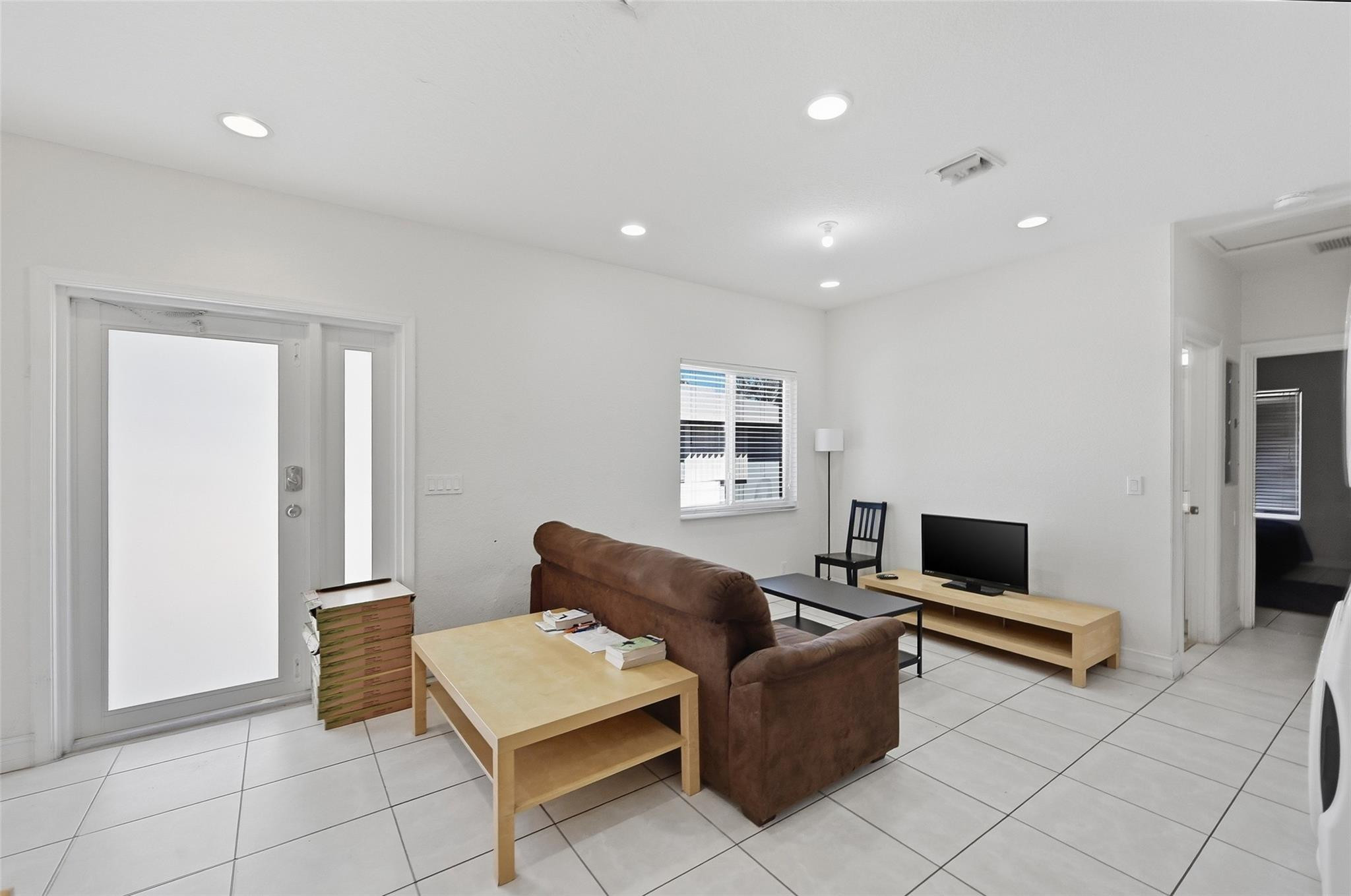 911 NE 12th Pompano Beach, FL 33060