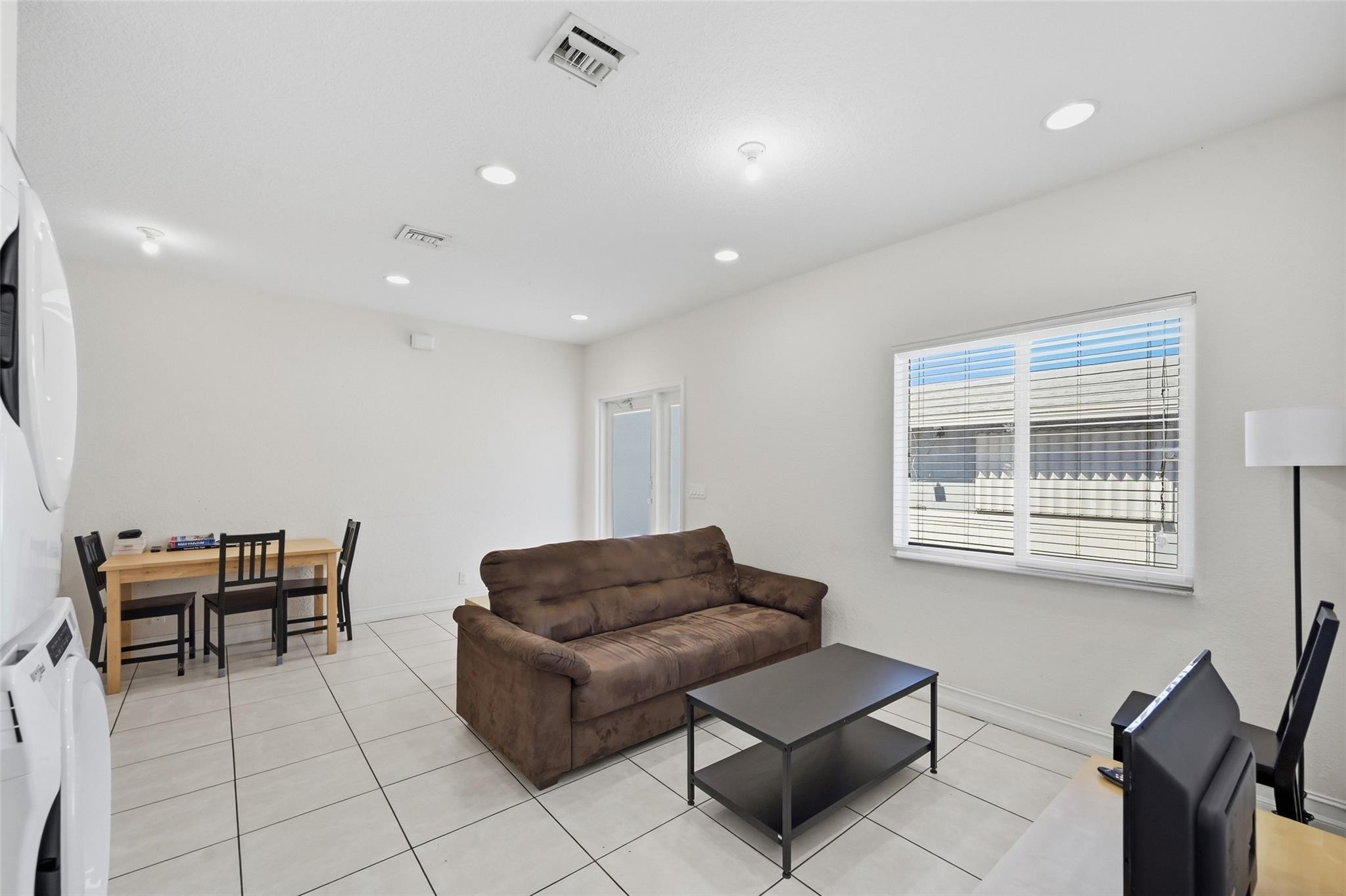 911 NE 12th Pompano Beach, FL 33060