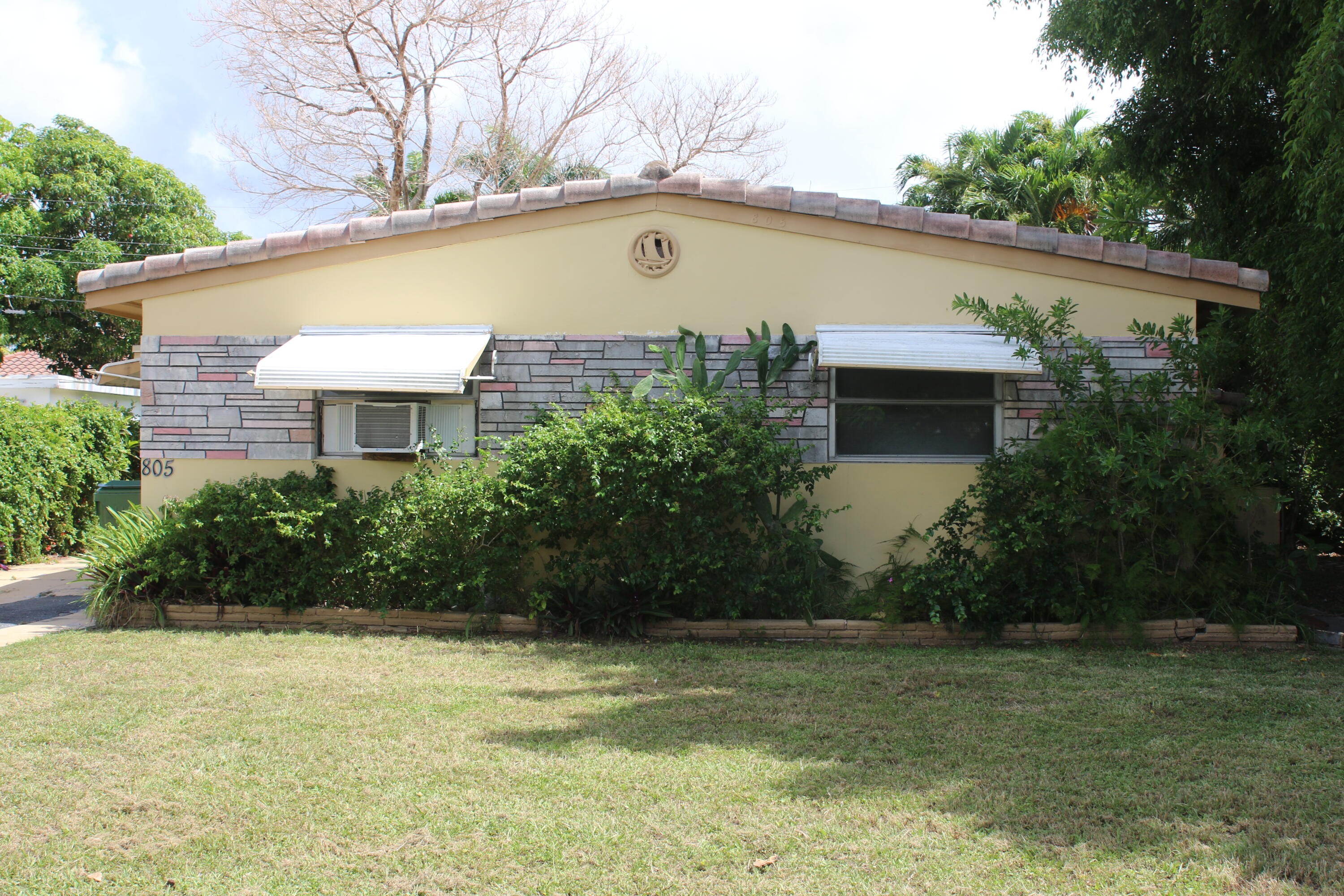 805 NE 3rd Street