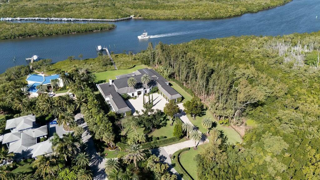 100 Harbor Way Jupiter Island, FL 33455