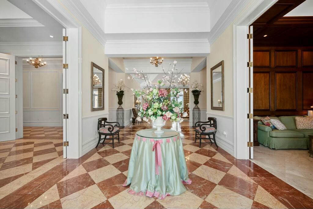 100 Harbor Way Jupiter Island, FL 33455