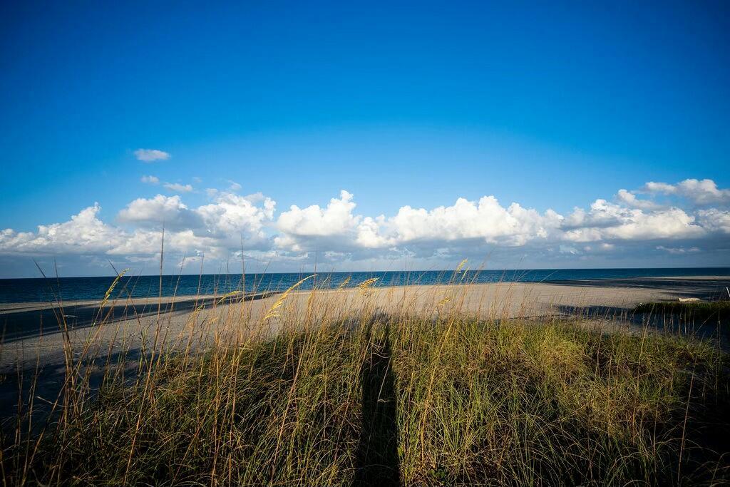 100 Harbor Way Jupiter Island, FL 33455