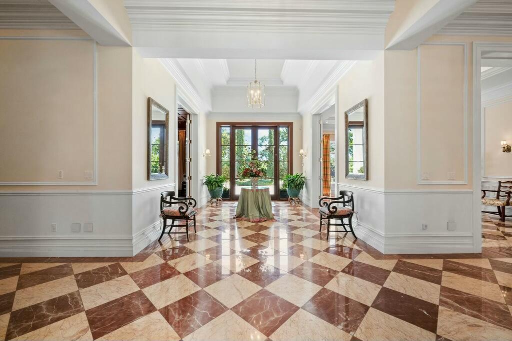 100 Harbor Way Jupiter Island, FL 33455