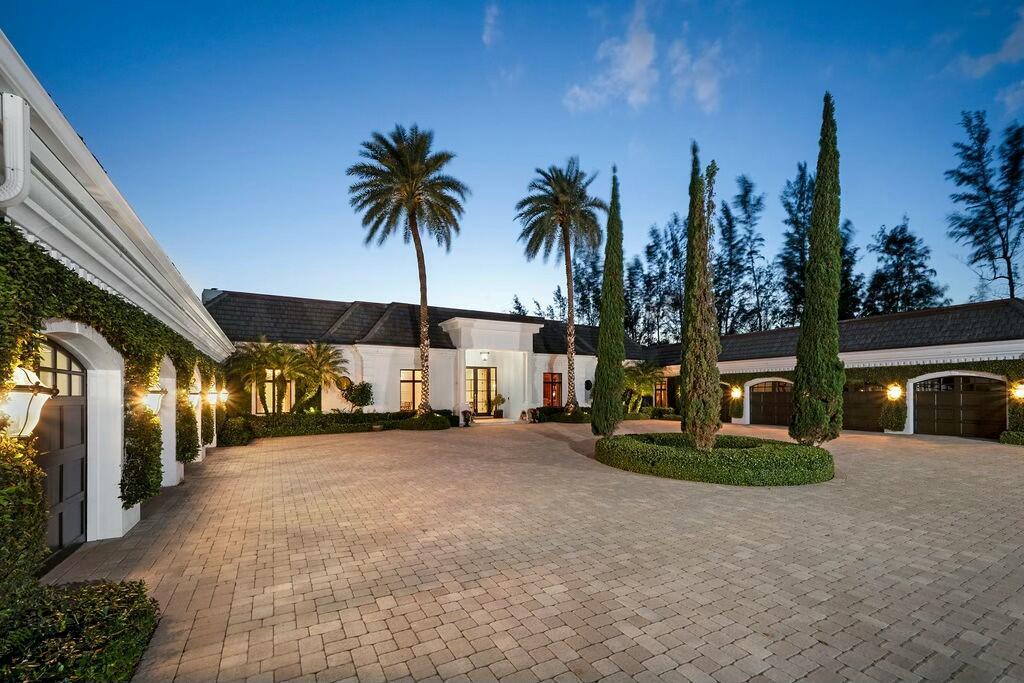 100 Harbor Way Jupiter Island, FL 33455