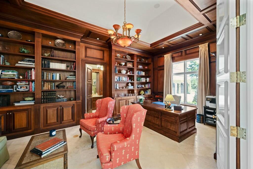 100 Harbor Way Jupiter Island, FL 33455