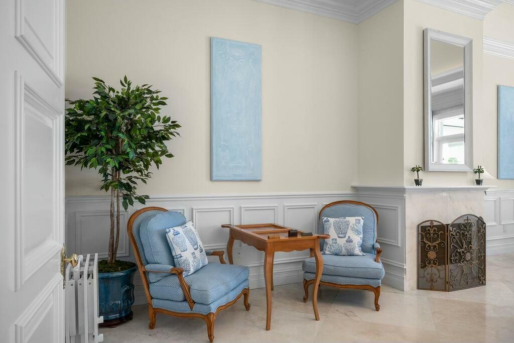 100 Harbor Way Jupiter Island, FL 33455