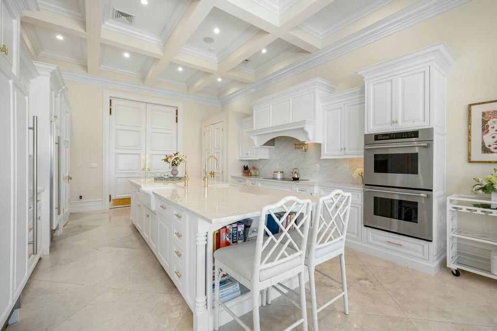 100 Harbor Way Jupiter Island, FL 33455