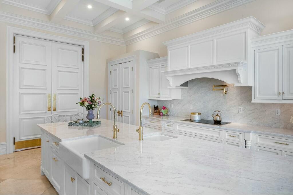 100 Harbor Way Jupiter Island, FL 33455