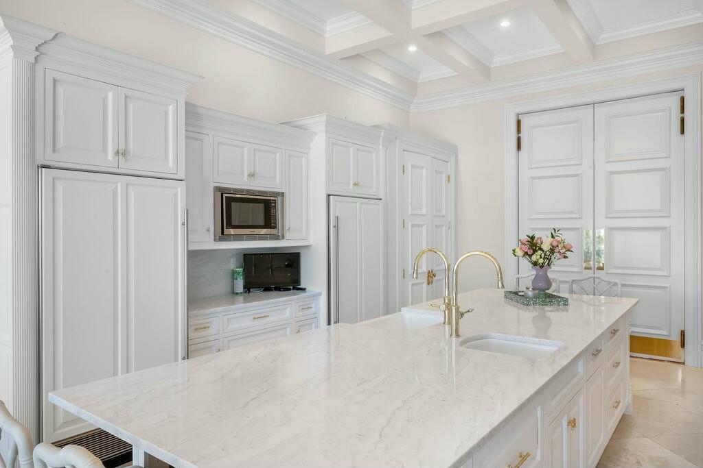 100 Harbor Way Jupiter Island, FL 33455