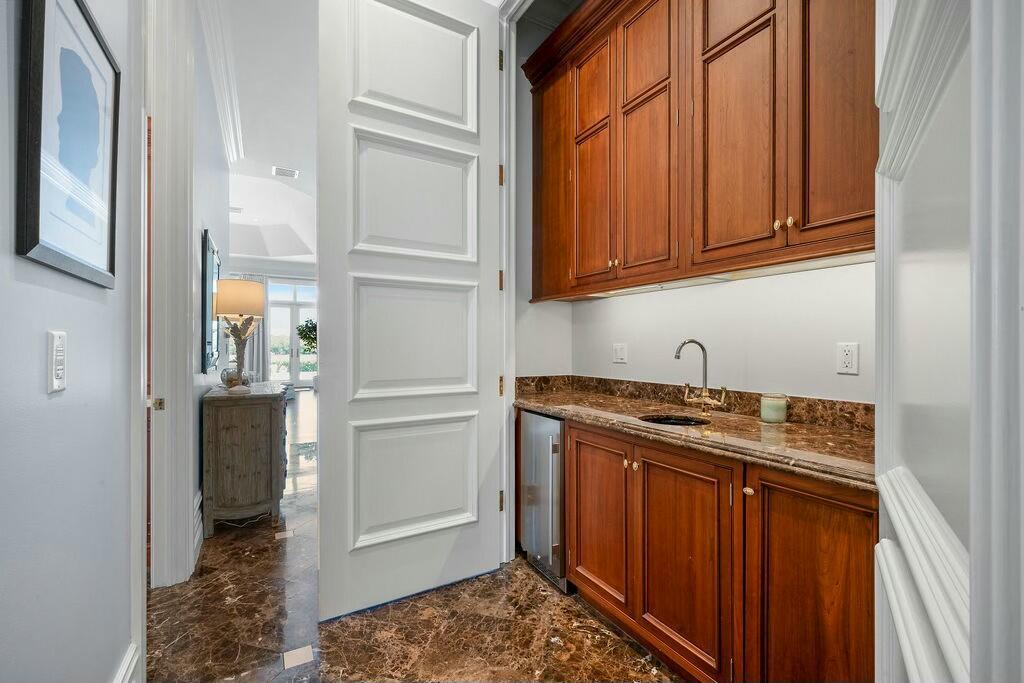 100 Harbor Way Jupiter Island, FL 33455