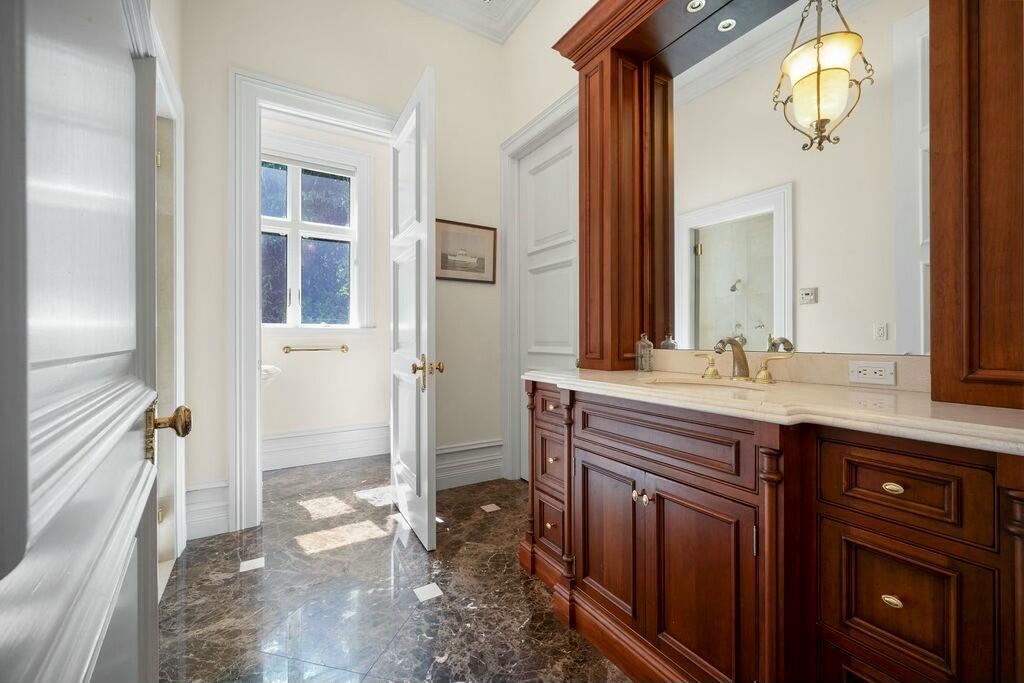 100 Harbor Way Jupiter Island, FL 33455