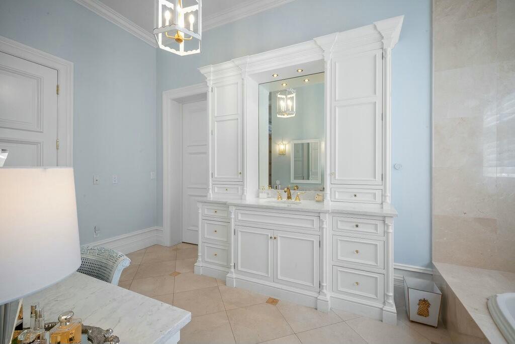 100 Harbor Way Jupiter Island, FL 33455