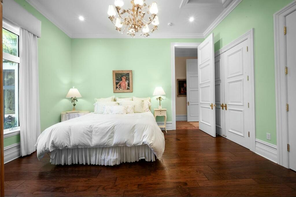 100 Harbor Way Jupiter Island, FL 33455