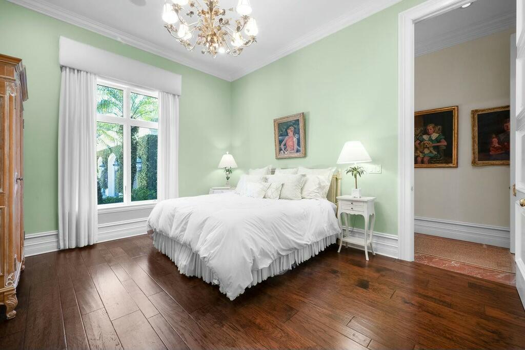 100 Harbor Way Jupiter Island, FL 33455