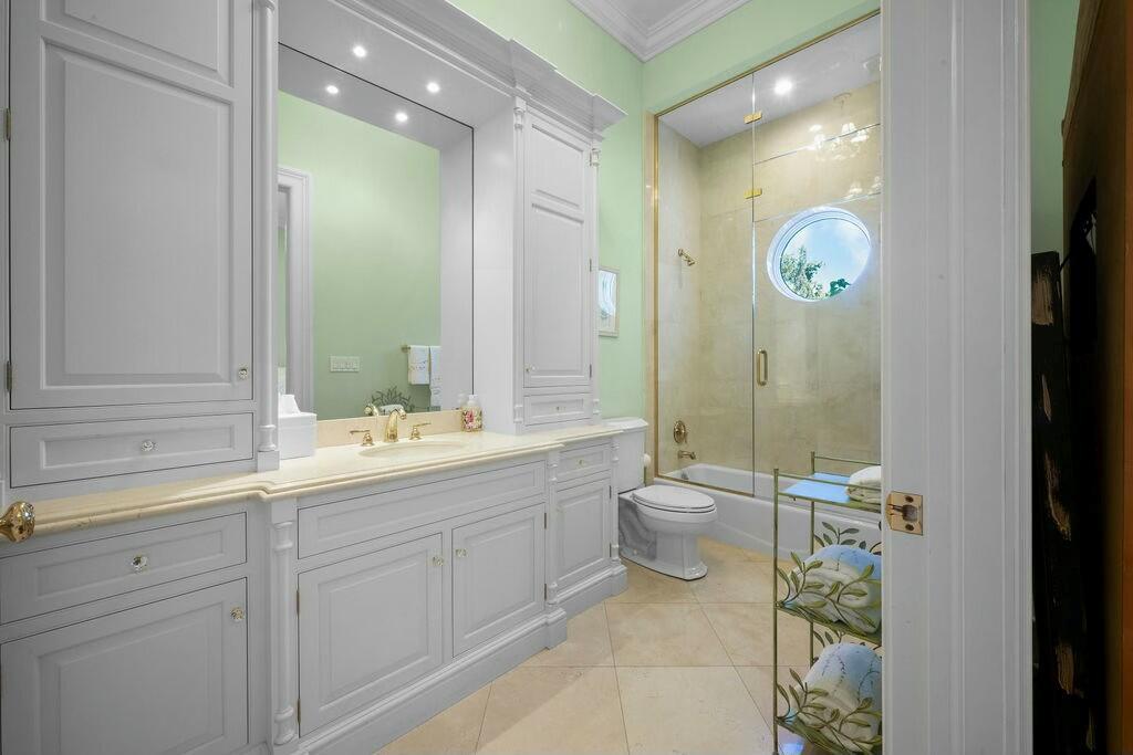 100 Harbor Way Jupiter Island, FL 33455