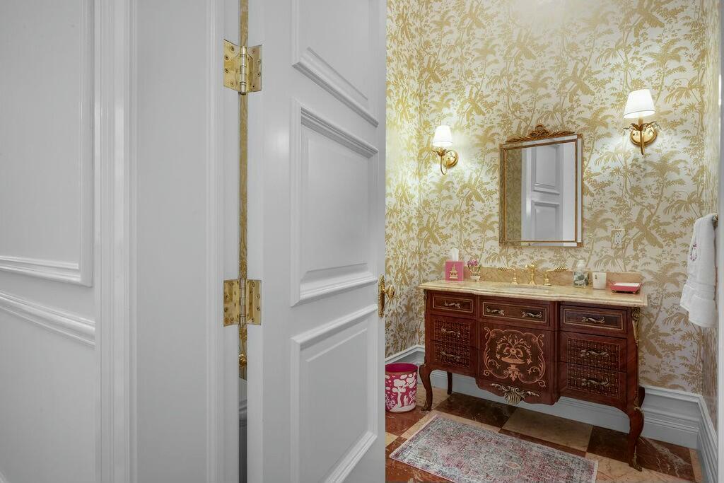 100 Harbor Way Jupiter Island, FL 33455