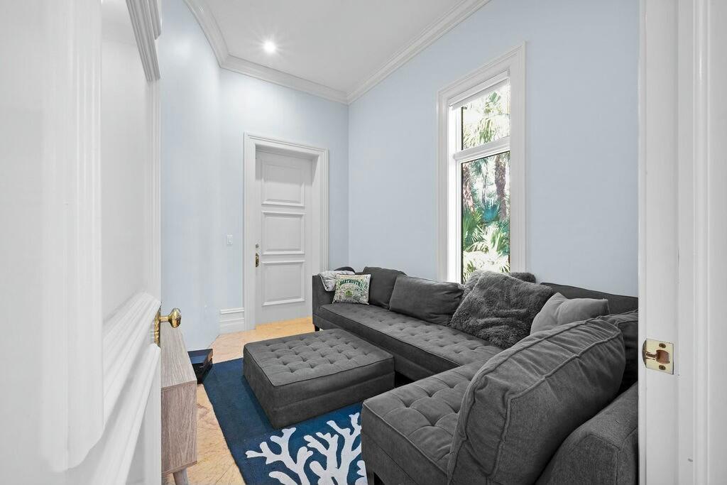 100 Harbor Way Jupiter Island, FL 33455