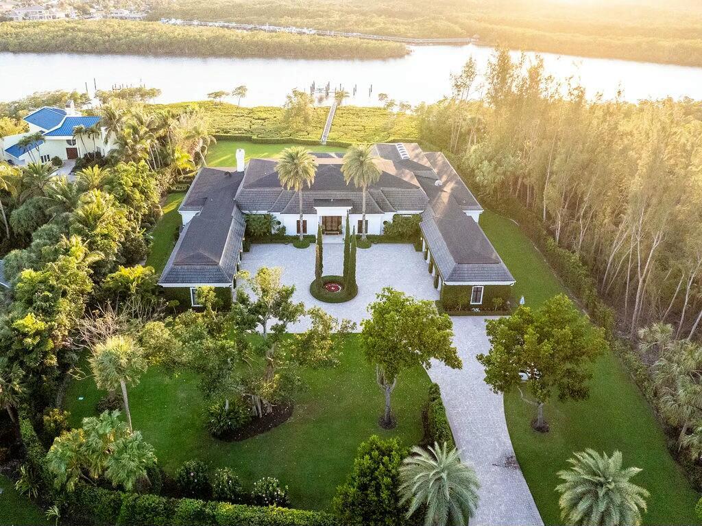100 Harbor Way Jupiter Island, FL 33455