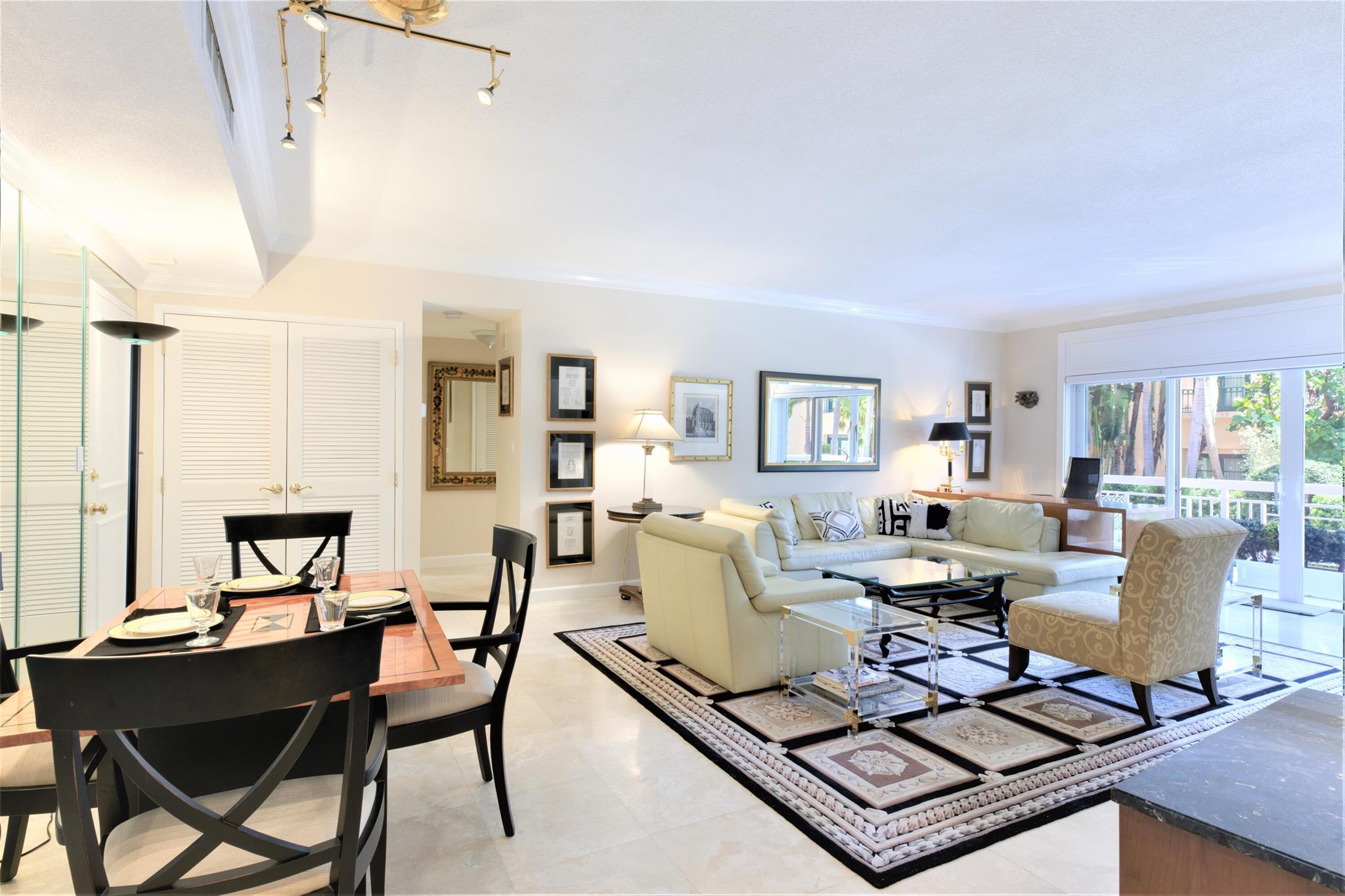 250 Bradley Pl #210,Palm Beach, FL 33480