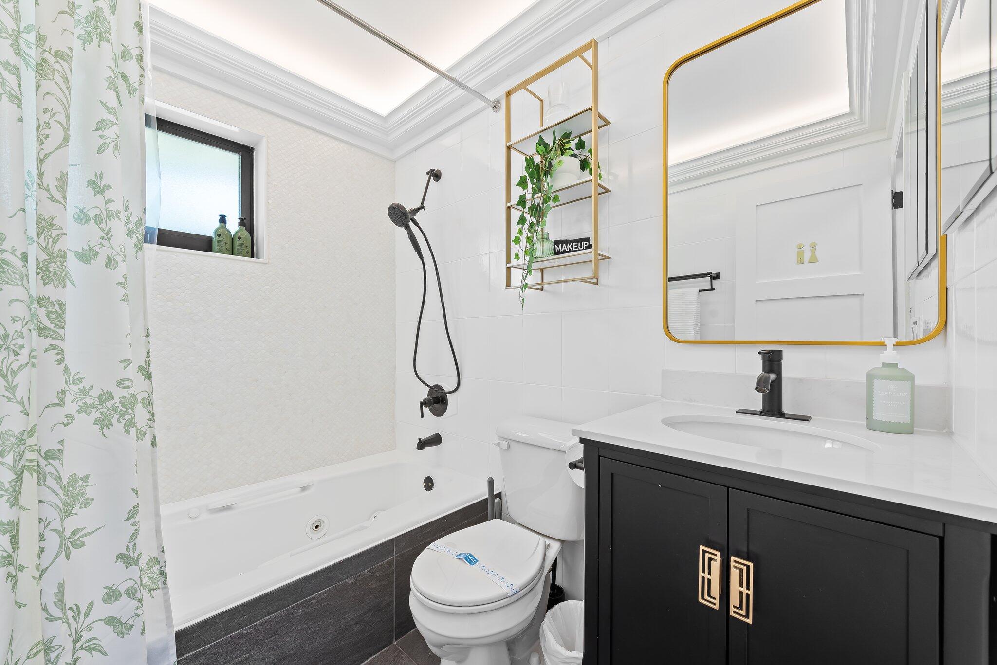 581 SE 5th Ave Pompano Beach, FL 33060