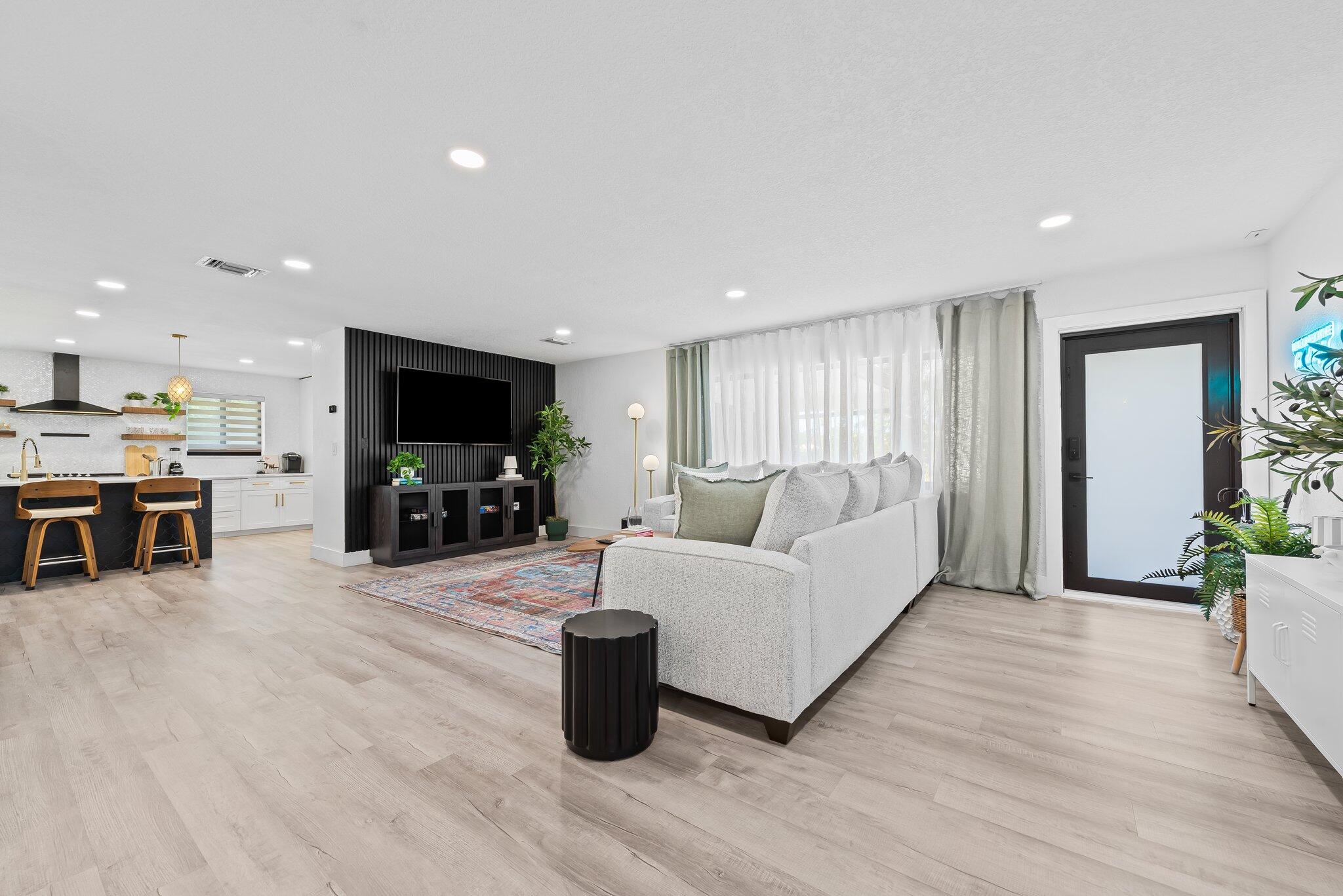 581 SE 5th Ave Pompano Beach, FL 33060