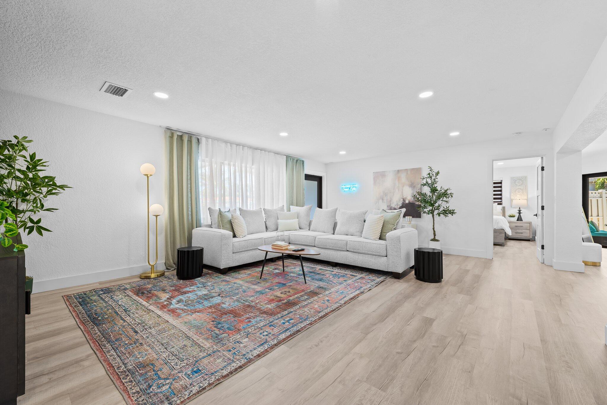 581 SE 5th Ave Pompano Beach, FL 33060