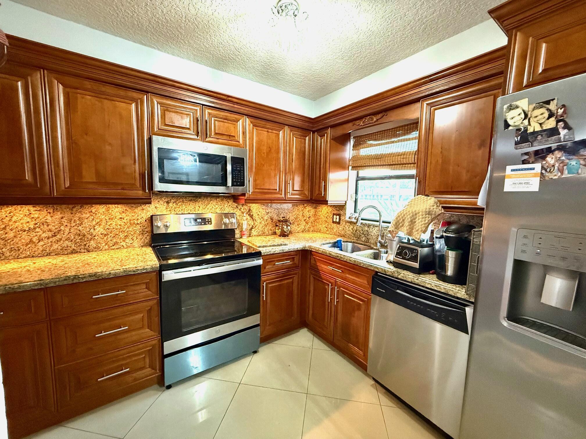 304 Shoreview Dr #4