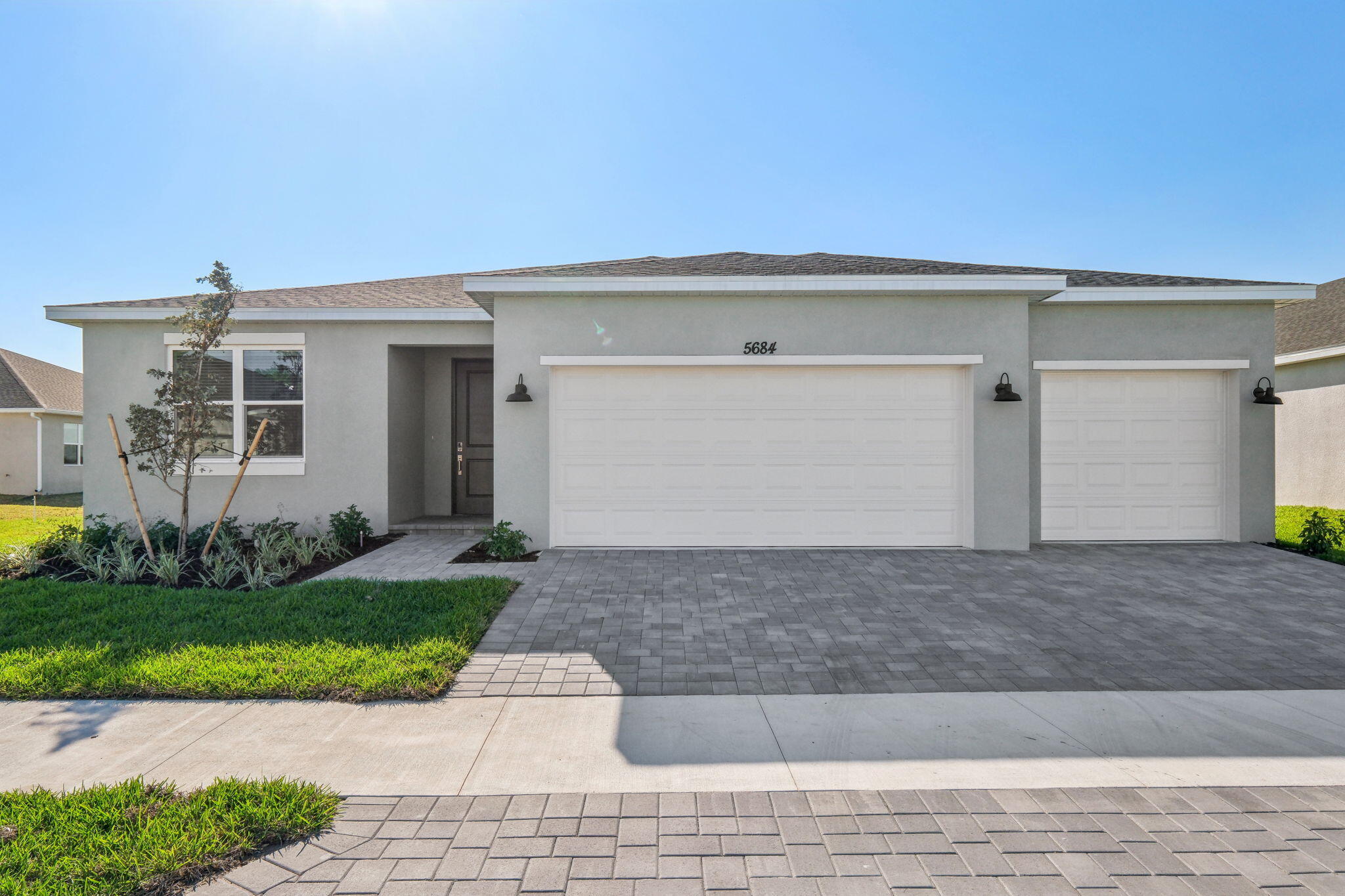 5684 Hampton Park Cir