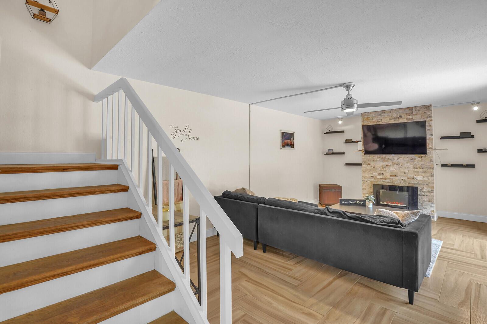 794 Springdale Cir
