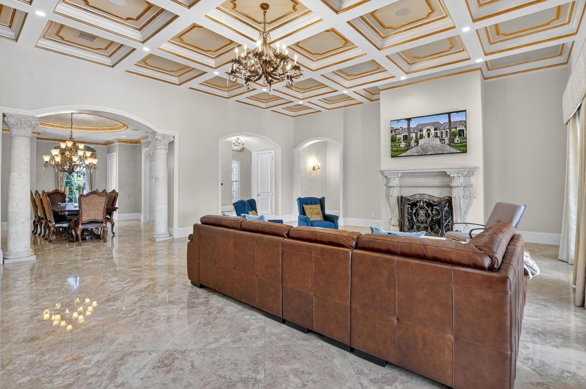 377 E Coconut Palm Boca Raton, FL 33432