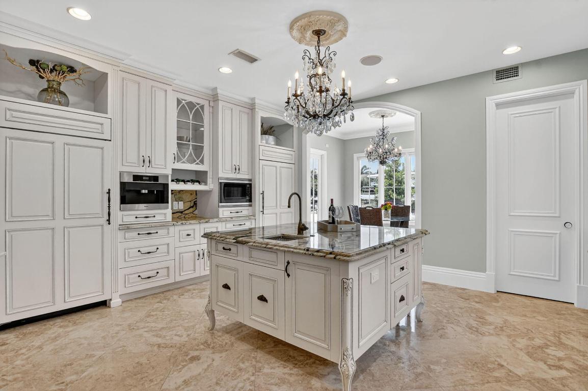 377 E Coconut Palm Boca Raton, FL 33432