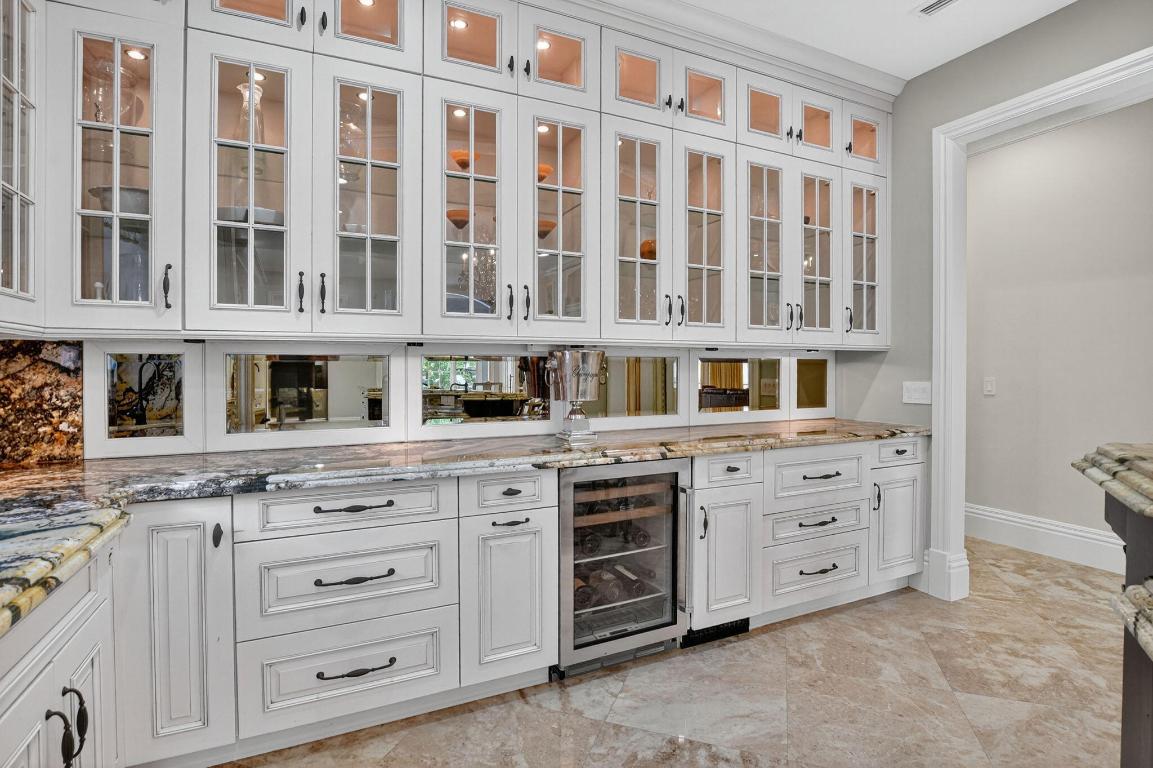 377 E Coconut Palm Boca Raton, FL 33432