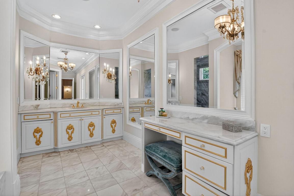 377 E Coconut Palm Boca Raton, FL 33432