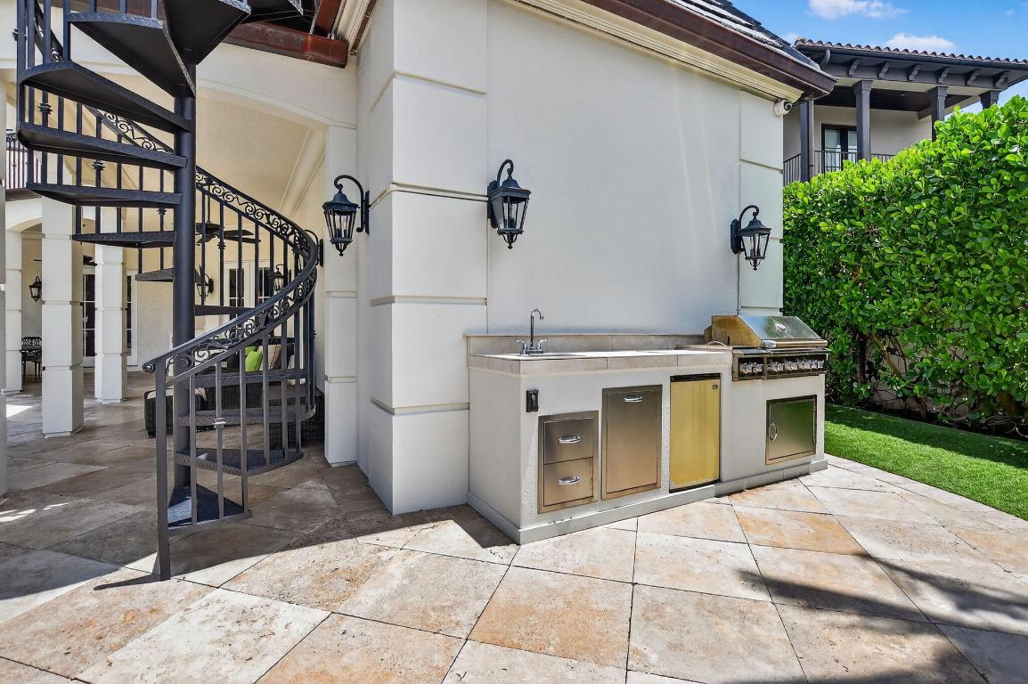 377 E Coconut Palm Boca Raton, FL 33432