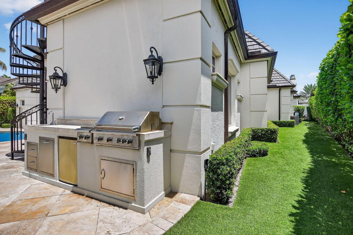 377 E Coconut Palm Boca Raton, FL 33432